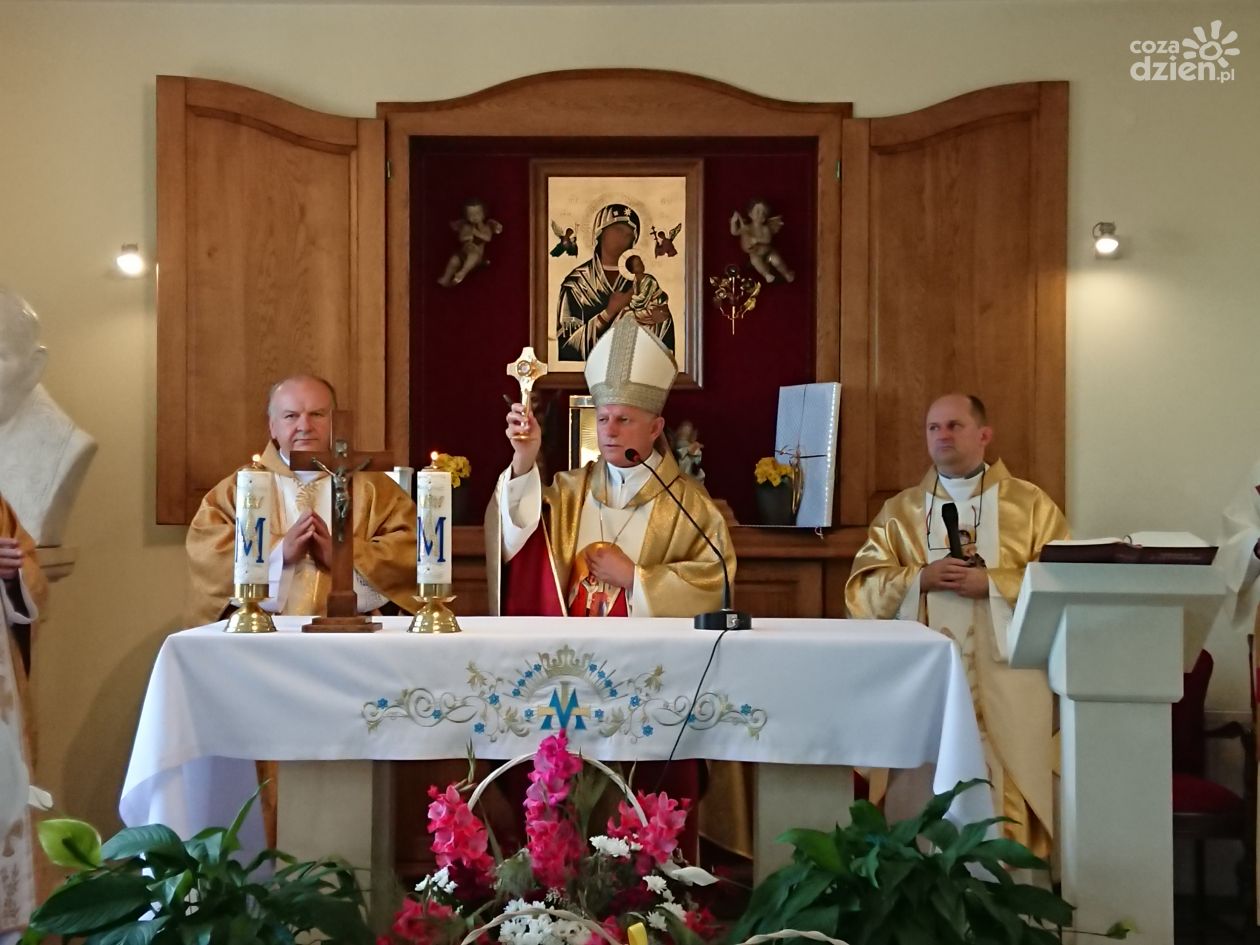 Relikwie św. Jana Pawła II trafiły do ostrowieckiego hospicjum
