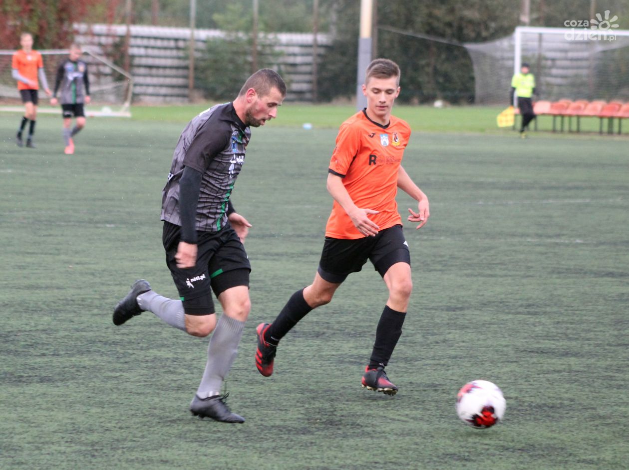 Derby dla Staru, dziesięć bramek w Kunowie - grały ligi w regionie

