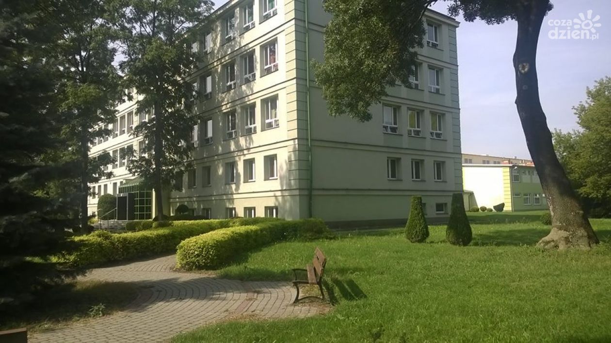 Praca hybrydowa w ostrowieckich szkołach średnich. Jak wygląda nauka w nowym trybie? 