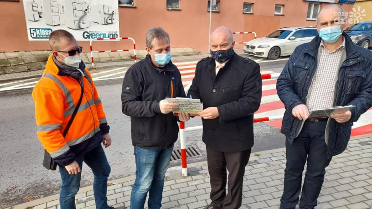 W Opatowie bezpieczniej na przejściach dla pieszych 