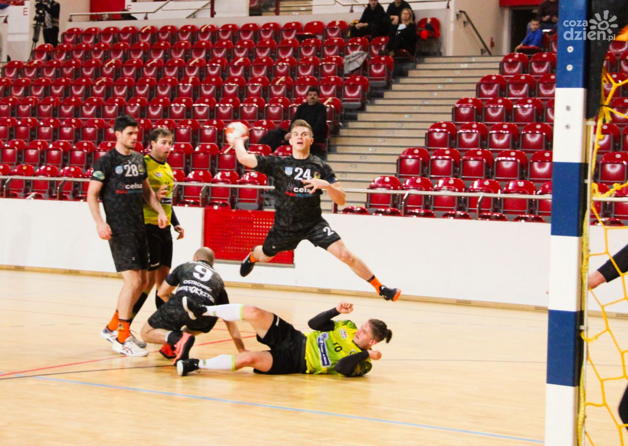 Wojownicy umocnili się na czwartym miejscu