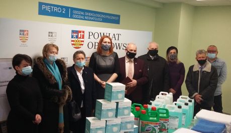 Tomasz Staniek i Monika Gębska : Szpital św. Leona w Opatowie dzięki zaangażowaniu personelu i pomocy z zewnątrz stawia czoła pandemii