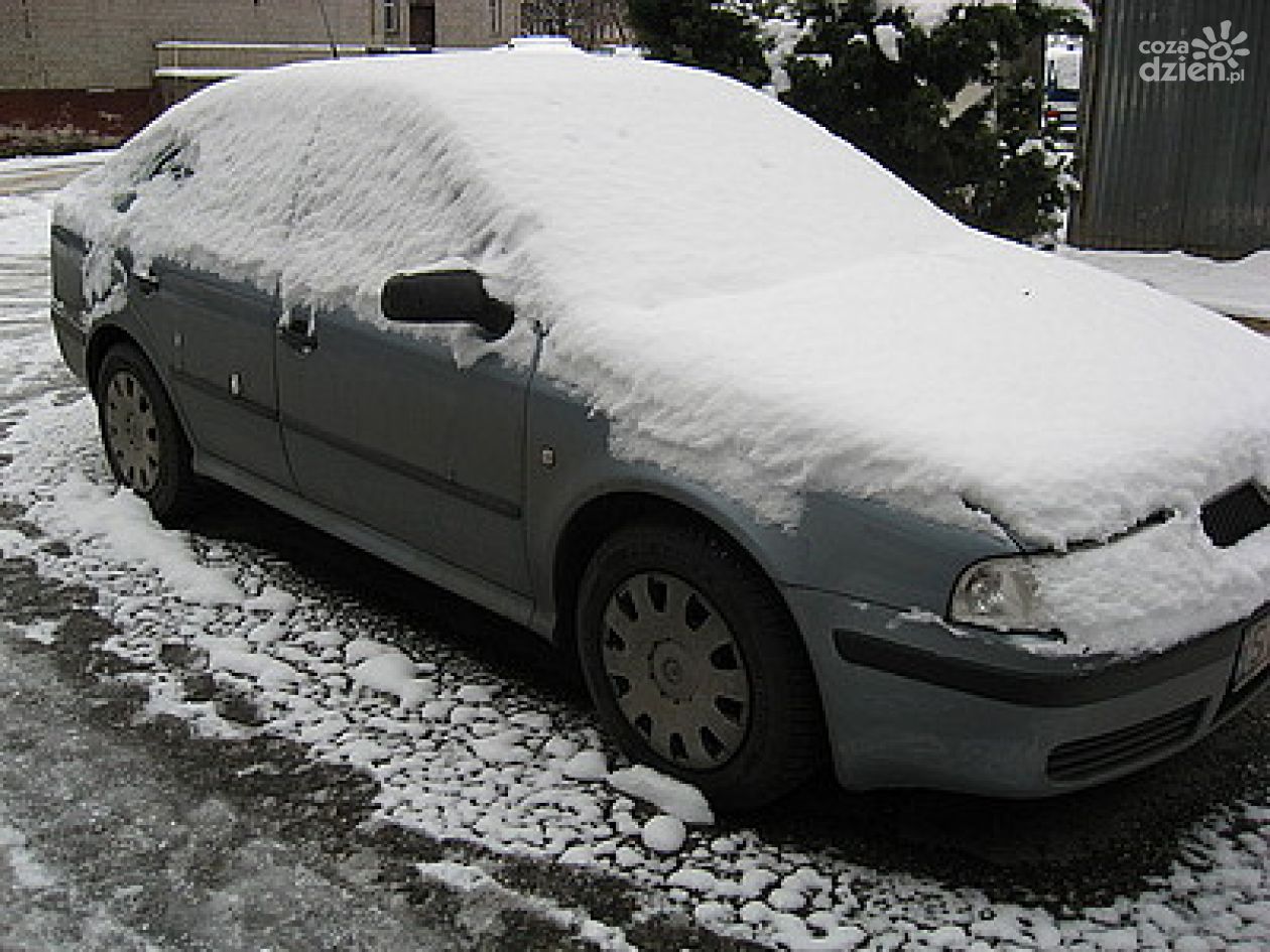 Mandaty za śnieg na samochodzie