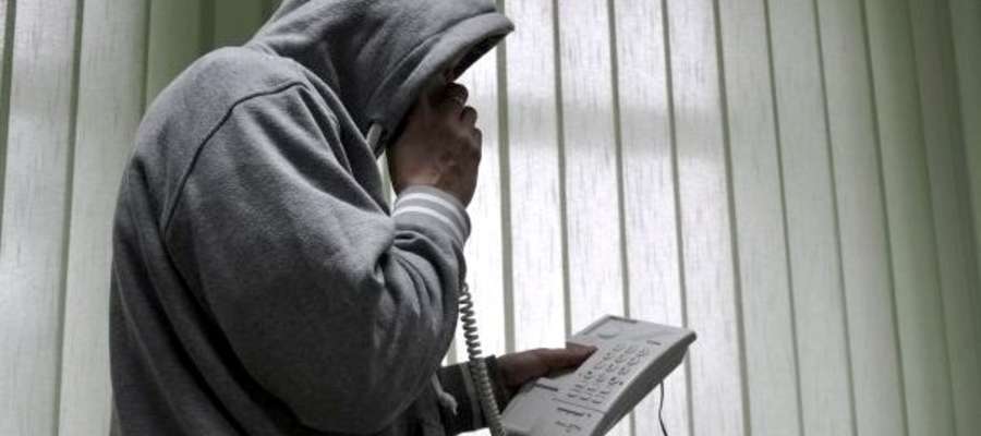 Stracili 60 tysięcy złotych. Policja ostrzega przed telefonicznymi oszustami