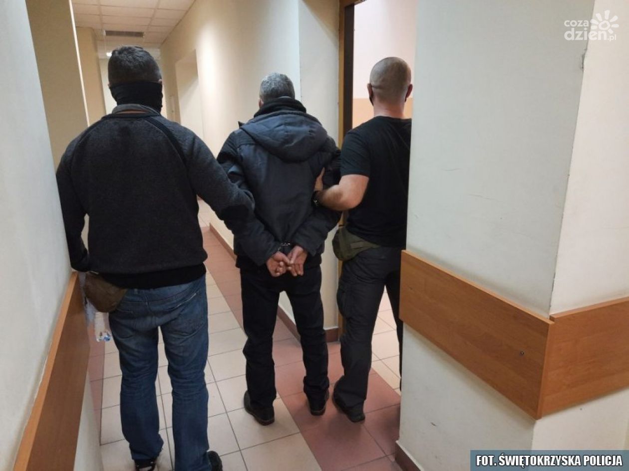 Trzech poszukiwanych w końcu za kratami 