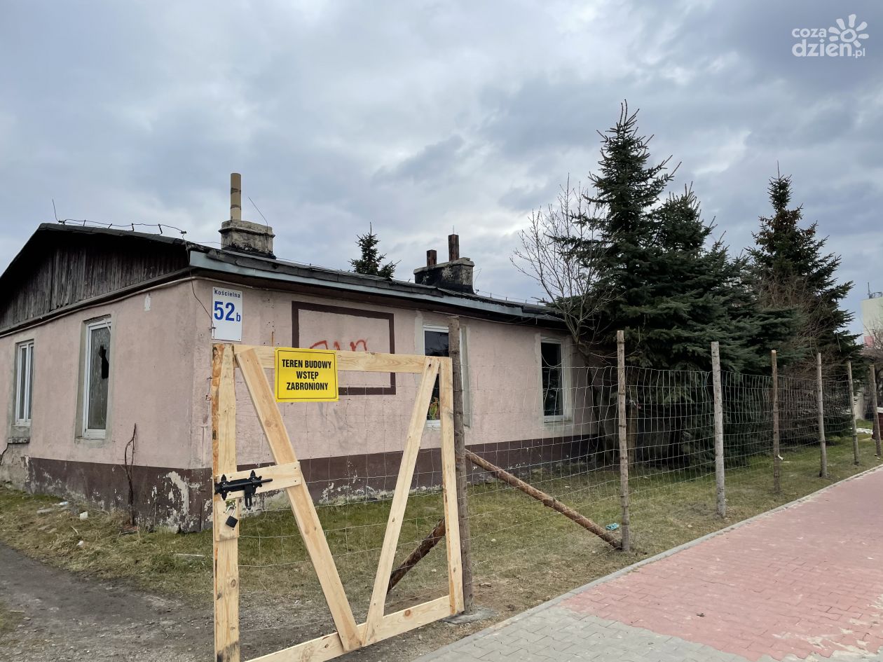 Starachowice: jest barak, będzie blok