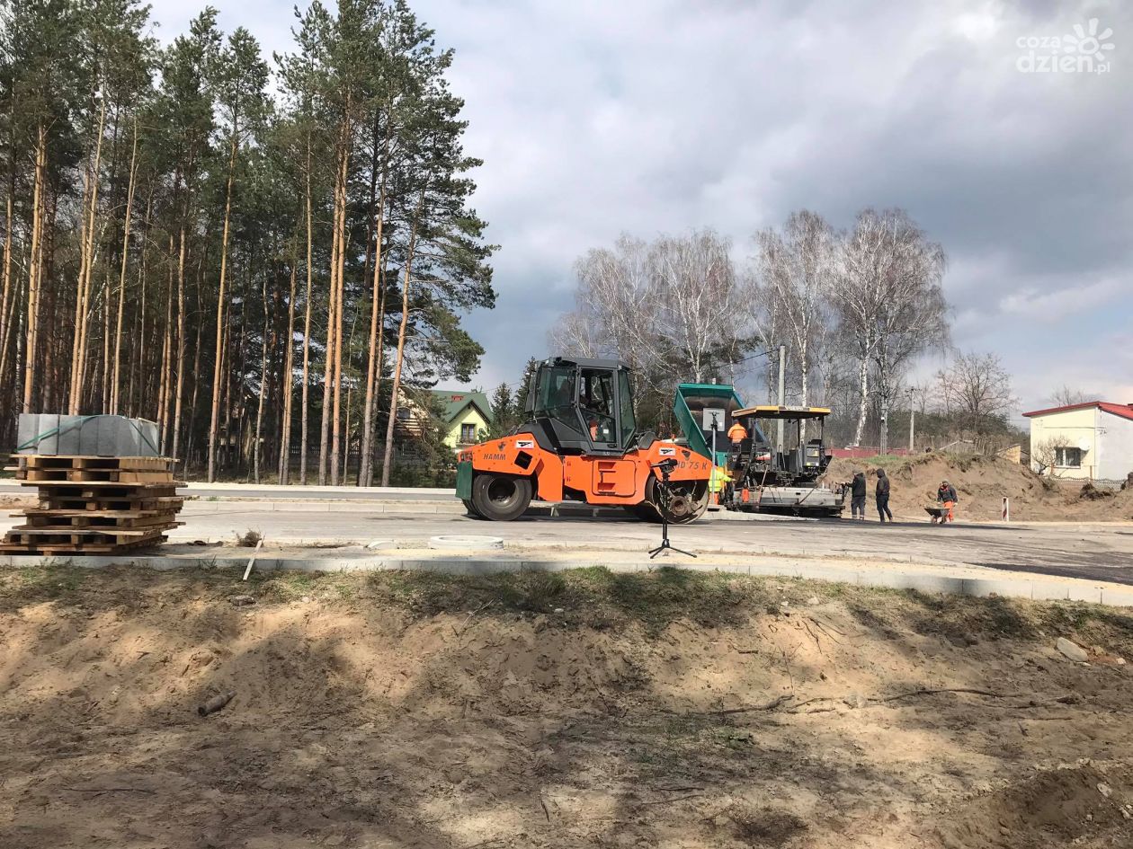 Intensywne tempo prac na ul. Krzemiennej w Ostrowcu Świętokrzyskim