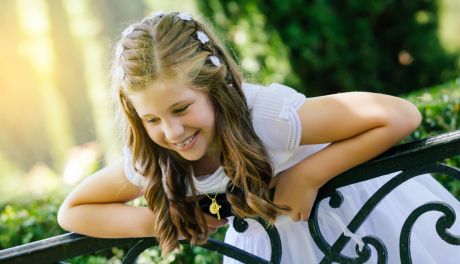 Kiedy zamówić sukienkę na Komunię Świętą? 