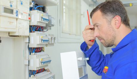 Plusy dodatkowych zabezpieczeń przepięciowych