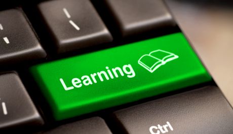 Szkolenia e-learningowe – czy to ma sens?