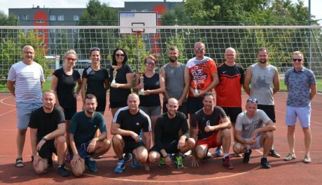 ANBUD wygrywa siatkarski turniej na Orliku
