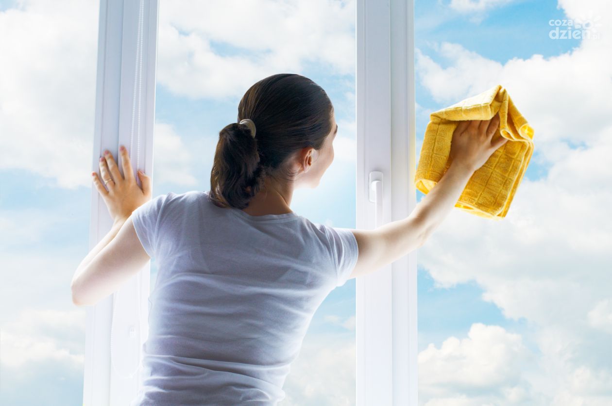 Mycie okien w domu – o czym warto pamiętać? 