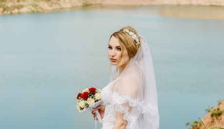 Suknia ślubna plus size – jak dobrać ją do swojej sylwetki?