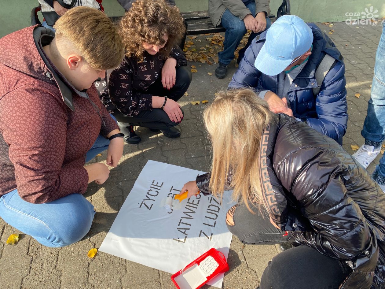 Siła w słowach - na terenie miasta pojawiły się motywujące cytaty 