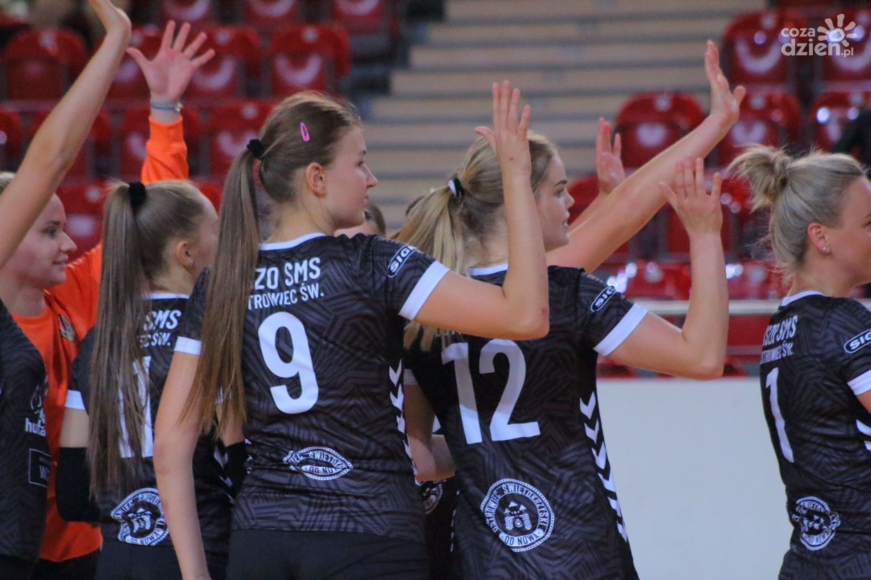 Jeden punkt siatkarek KSZO SMS