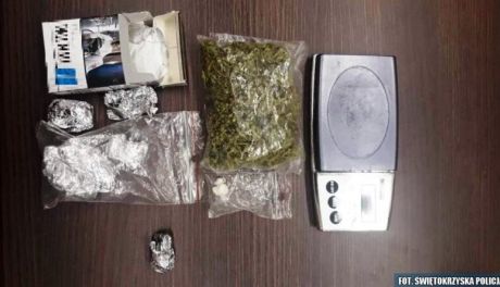 Kierował bez uprawnień, za to z narkotykami 