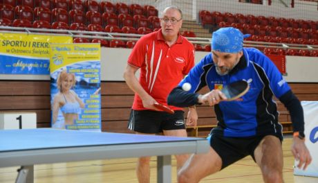 Turniej tenisa stołowego tylko dla dorosłych
