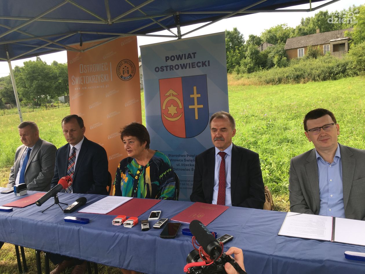 Mimo pandemii ważne inwestycje w powiecie ostrowieckim 
