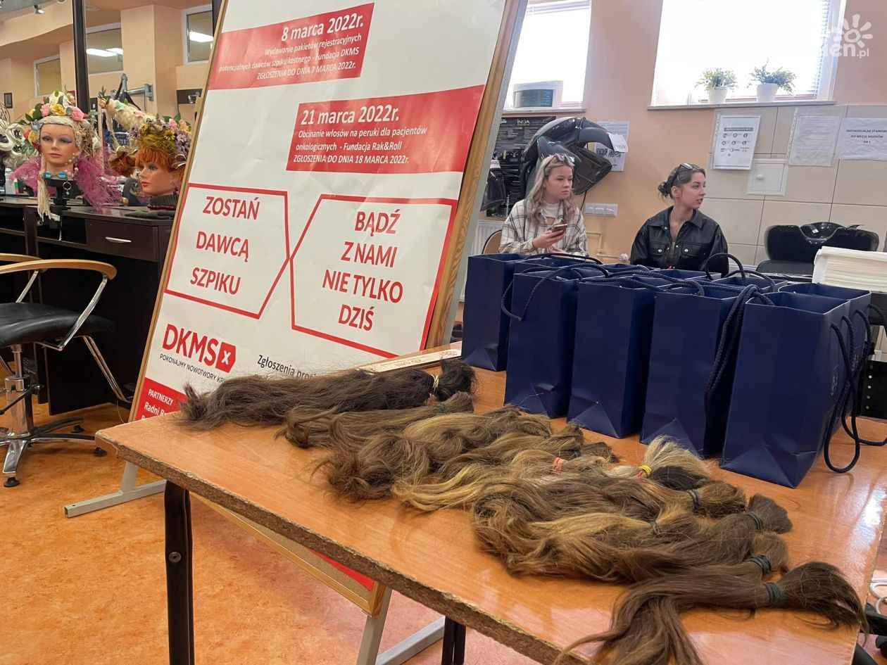 Ostrowczanki oddały włosy w akcji charytatywnej