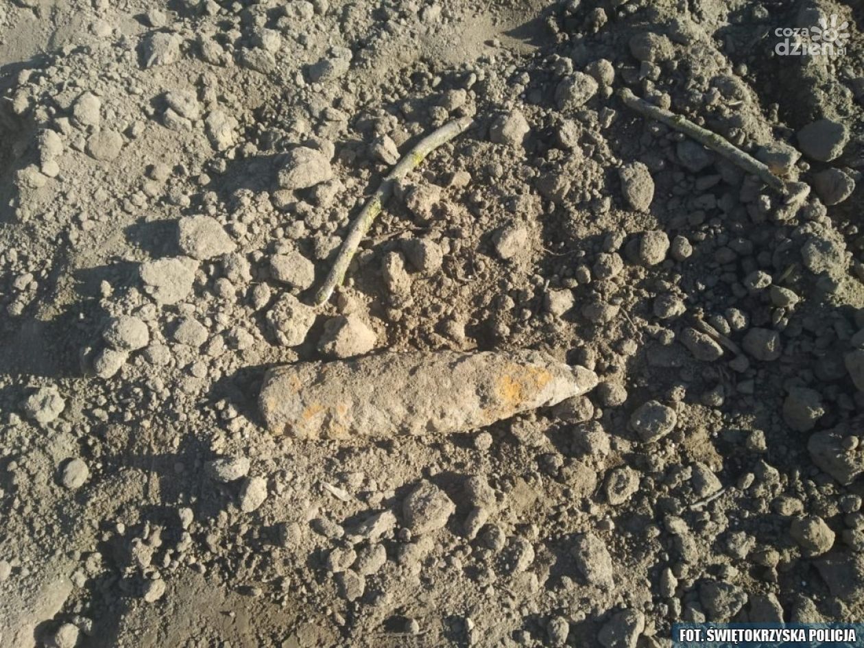 Niewybuch na terenie Gminy Ćmielów 