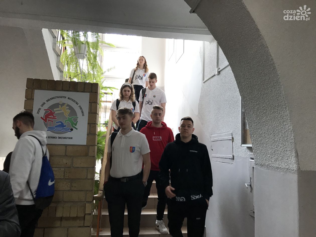 Młodzi sportowcy z Ukrainy uczą się i trenują w szkole mistrzostwa sportowego w Ostrowcu