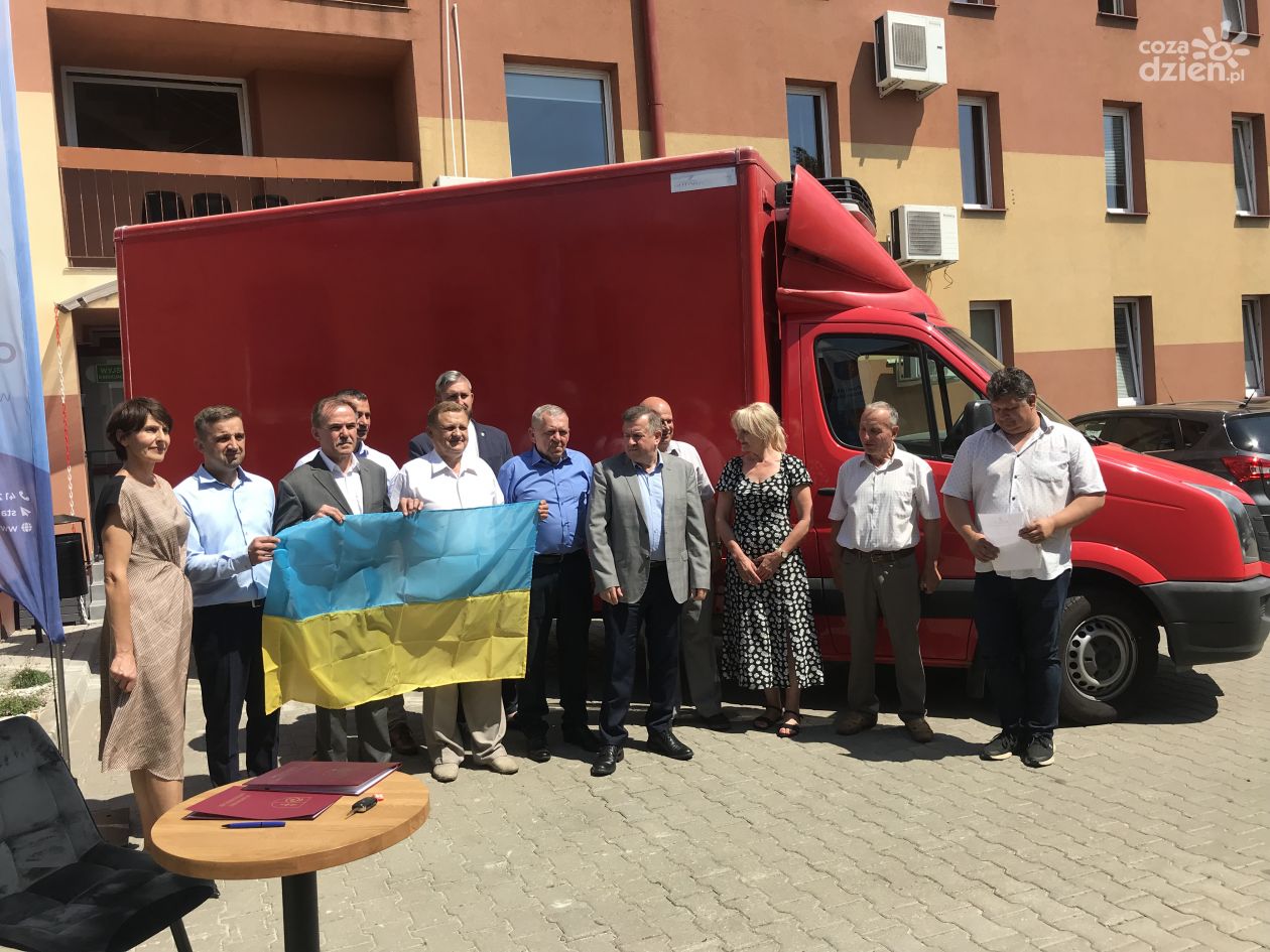 Ostrowieckie samorządy solidarnie wsparły walczącą Ukrainę