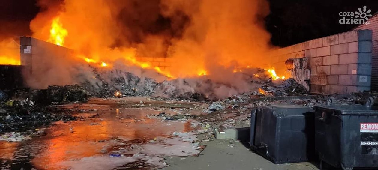Pożar odpadów w Ostrowcu