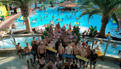 Pierwsze takie wydarzenie! Mecz piłki wodnej Łomży Industria Kielce w Basenach Tropikalnych Binkowski Resort!