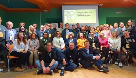 I Świętokrzyski Zlot Polski 2050 Szymona Hołowni w Krzemionkach i Bałtowie