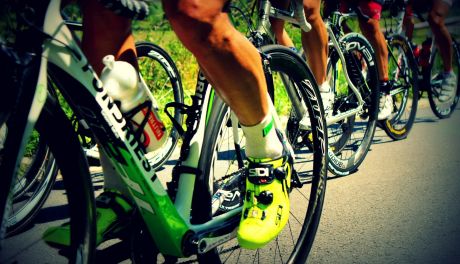 Kompletny przewodnik po butach e-MTB, jak wybrać najlepsze buty dla kategorii rowery elektryczne?