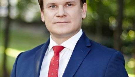 Senior wszczął awanturę w biurze poselskim Dominika Tarczyńskiego