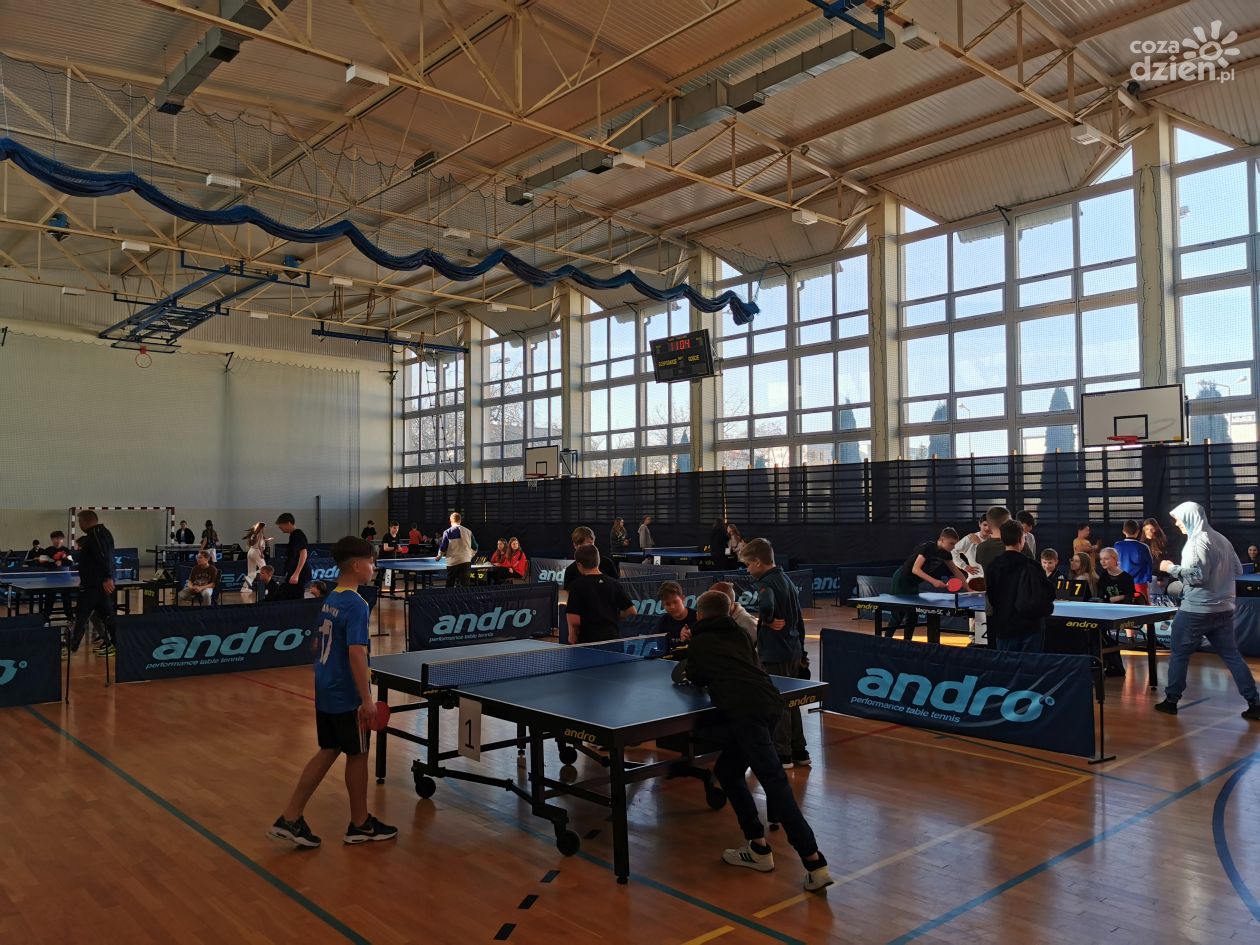 Szkolny turniej tenisa stołowego w Kunowie 