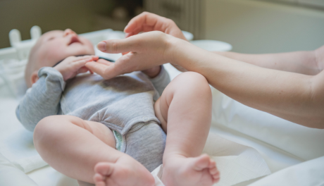 Jak wybrać dobry przewijak dla niemowlaka?