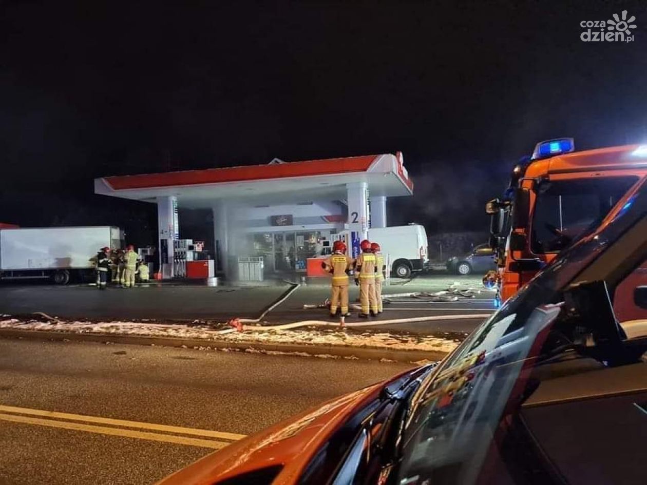Uderzenie ciężarówki w dystrybutor LPG w Jaworzni