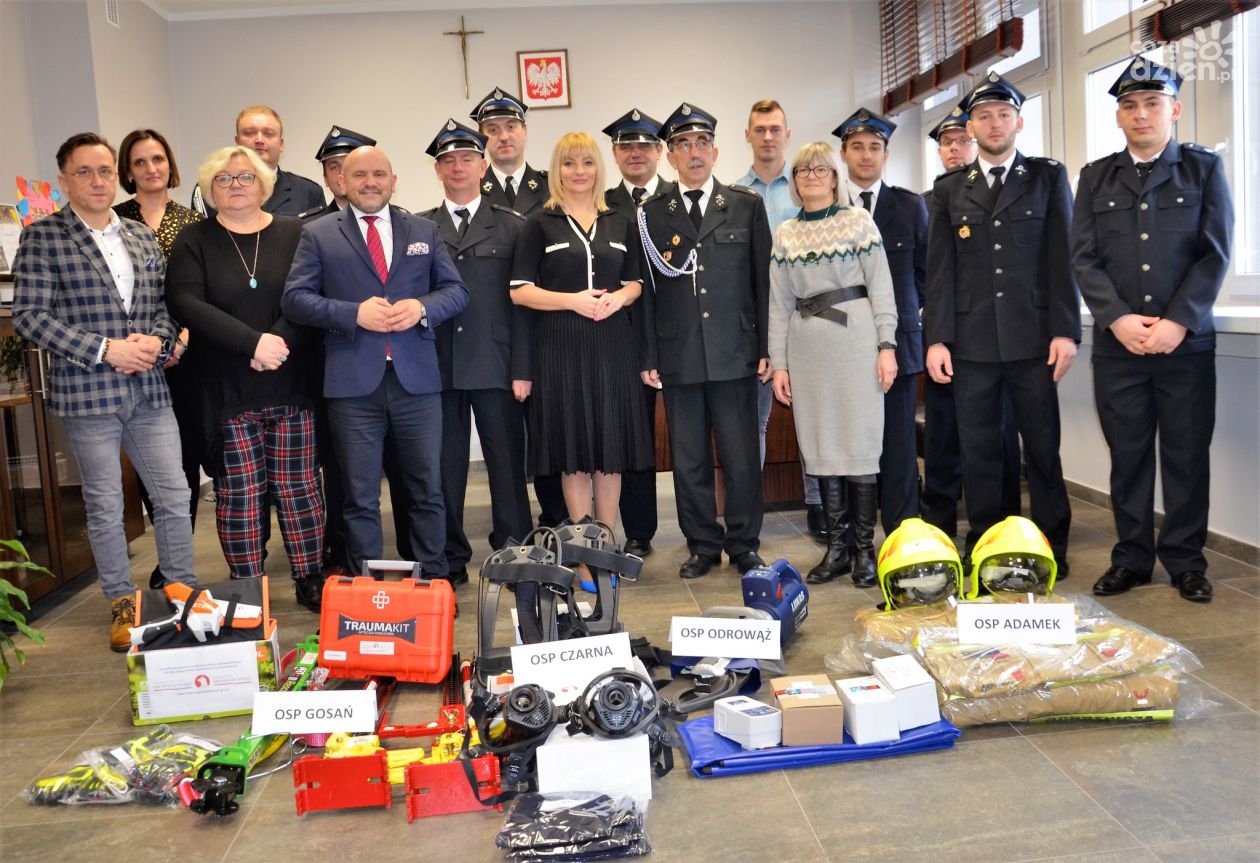 122 tys. zł z Ministerstwa Sprawiedliwości dla jednostek OSP: Odrowąż, Czarna, Gosań, Adamek, Stąporków, Kozia Wola, Krasna