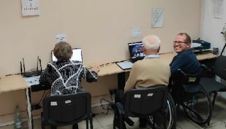 Starachowiccy seniorzy poznają wirtualny świat