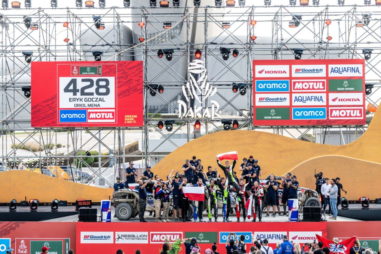 Historyczny moment! Goczał i Mena wygrywają Rajd Dakar 2023