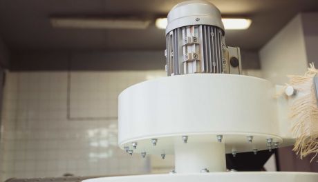 Silniki elektryczne — silniki synchroniczne, a silniki asynchroniczne