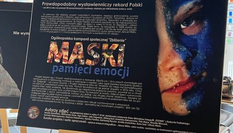 Chwytająca za serce wystawa fotografii "Maski pamięci emocji"