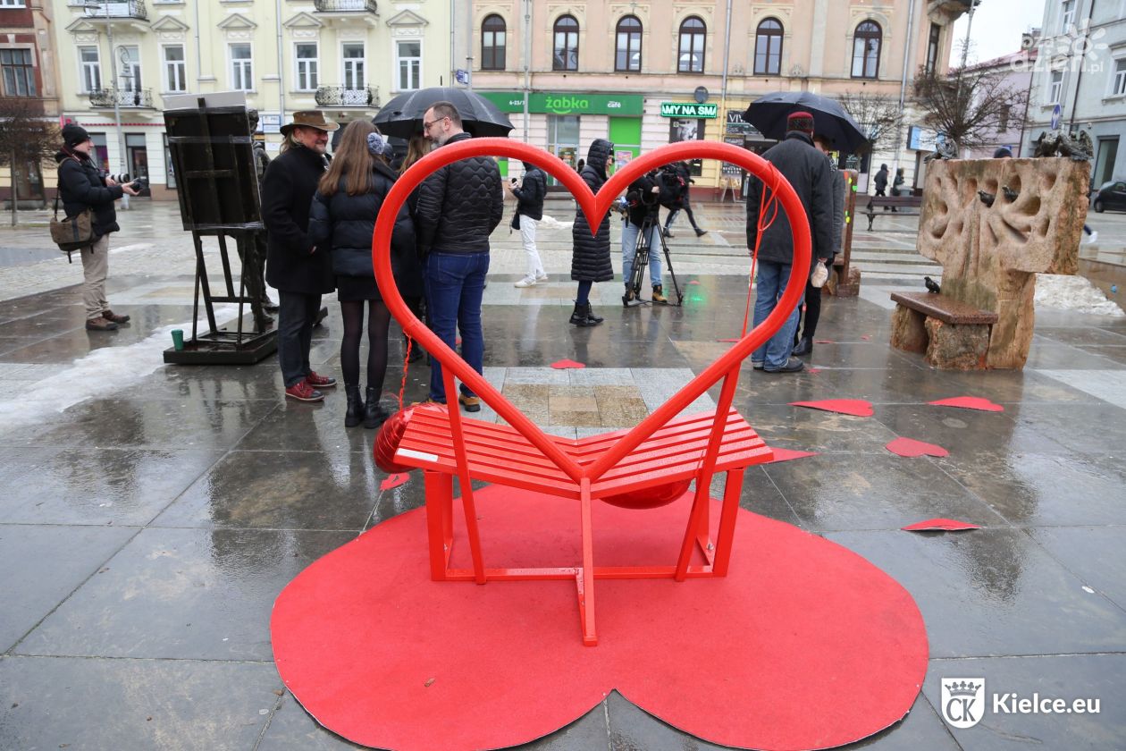 Walentynkowa instalacja ozdobiła Plac Artystów