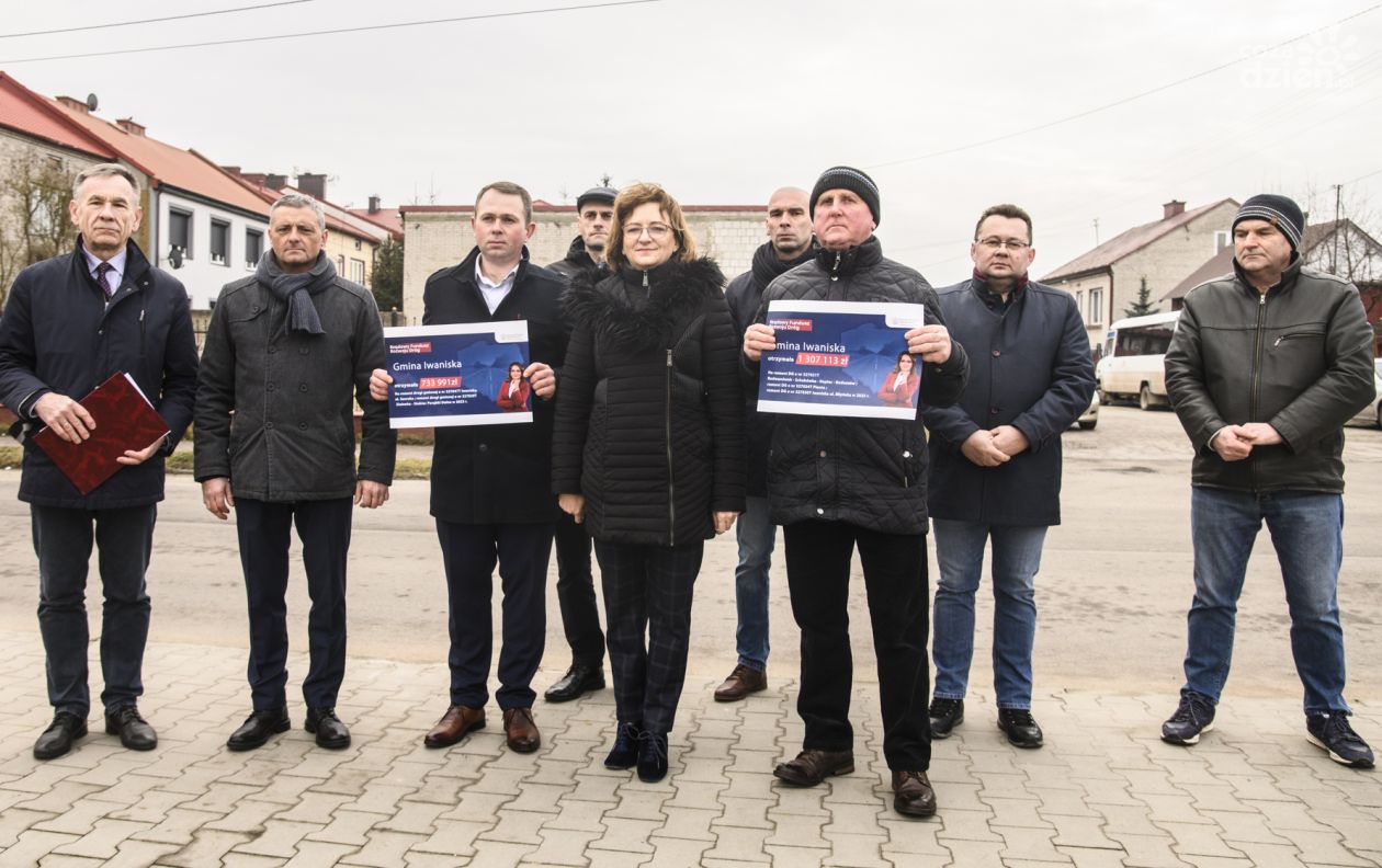 Ponad 2 mln złotych otrzymała gmina Iwaniska z Rządowego Funduszu Rozwoju Dróg