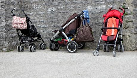 Wózek spacerowy czy wózek wielofunkcyjny – co wybrać?