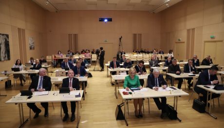 Trwa głosowanie nad wnioskiem o  odwołanie marszałka województwa świętokrzyskiego 