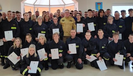Zakończenie szkolenia podstawowego dla członków Ochotniczych Straży Pożarnych z terenu powiatu buskiego