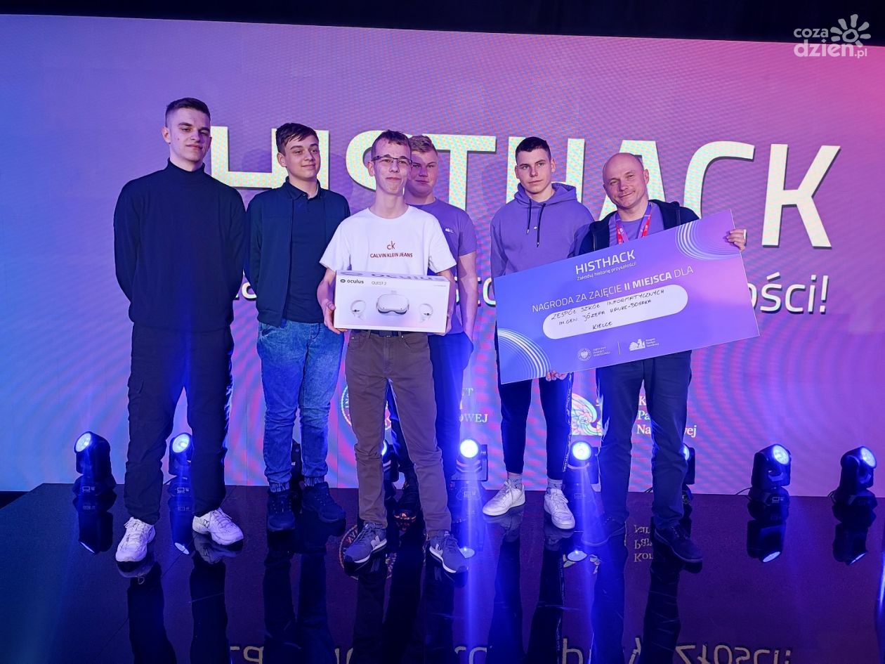 Sukces uczniów kieleckiej szkoły w finale maratonu programistycznego HISTHACK