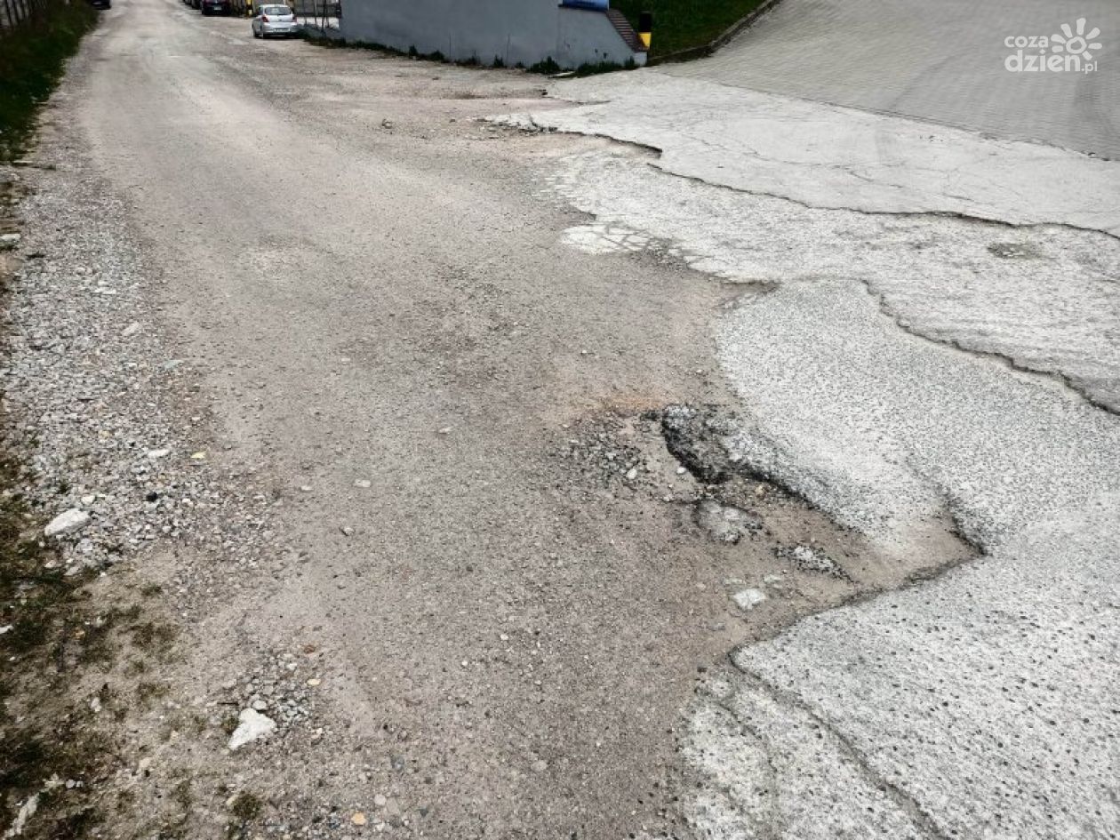 
Ulicę Recyklingową w Piekoszowie czeka remont