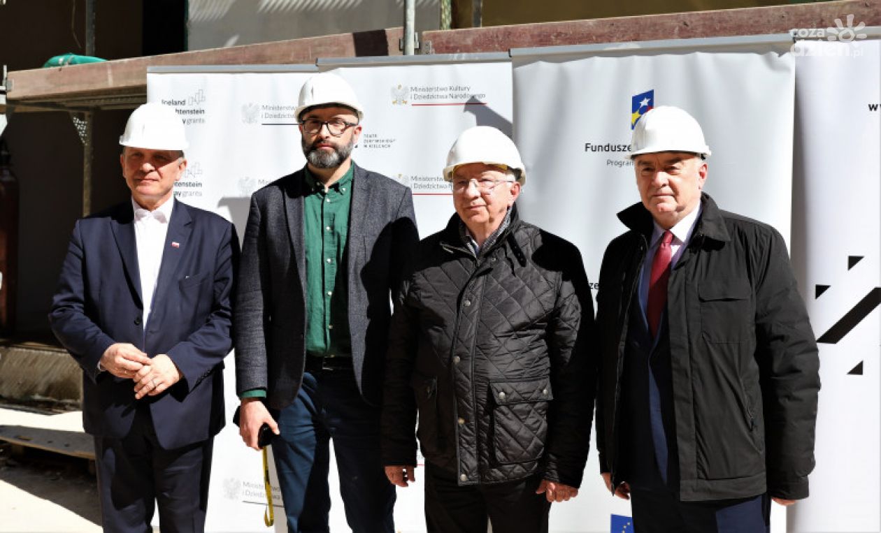 Przebudowa teatru zgodnie z planem