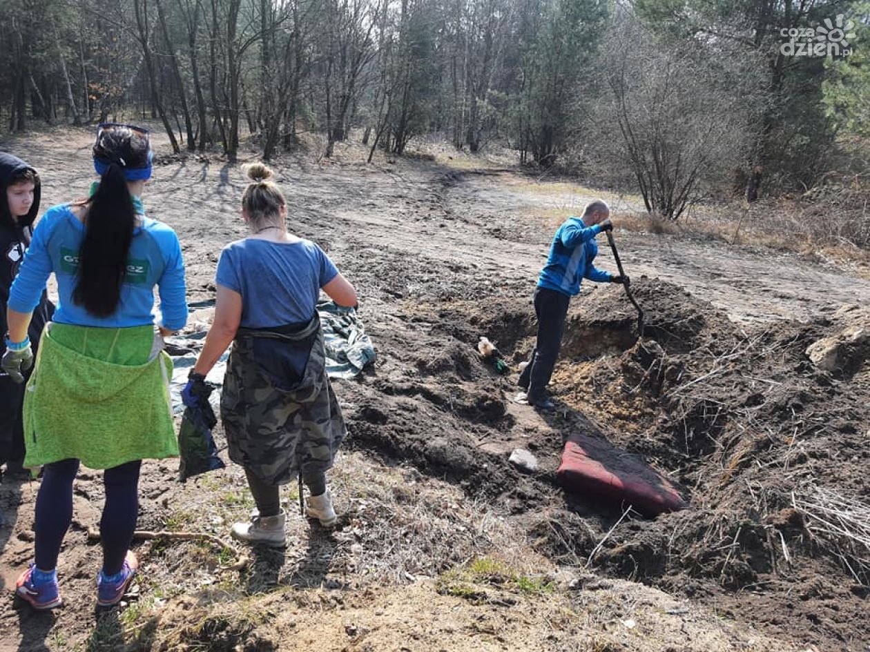 OdśmiećMY las razem- akcja ostrowieckich aktywistów 