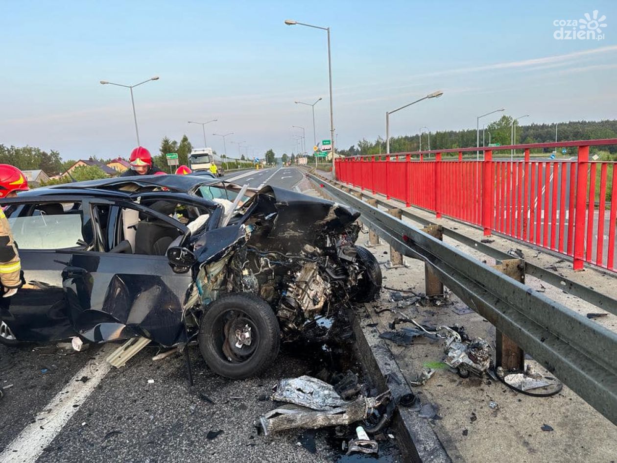 Po wypadku, w którym zginęło 5 osób zatrzymano kierowcę Mercedesa