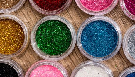 Jak wybrać najlepszy pyłek do paznokci?